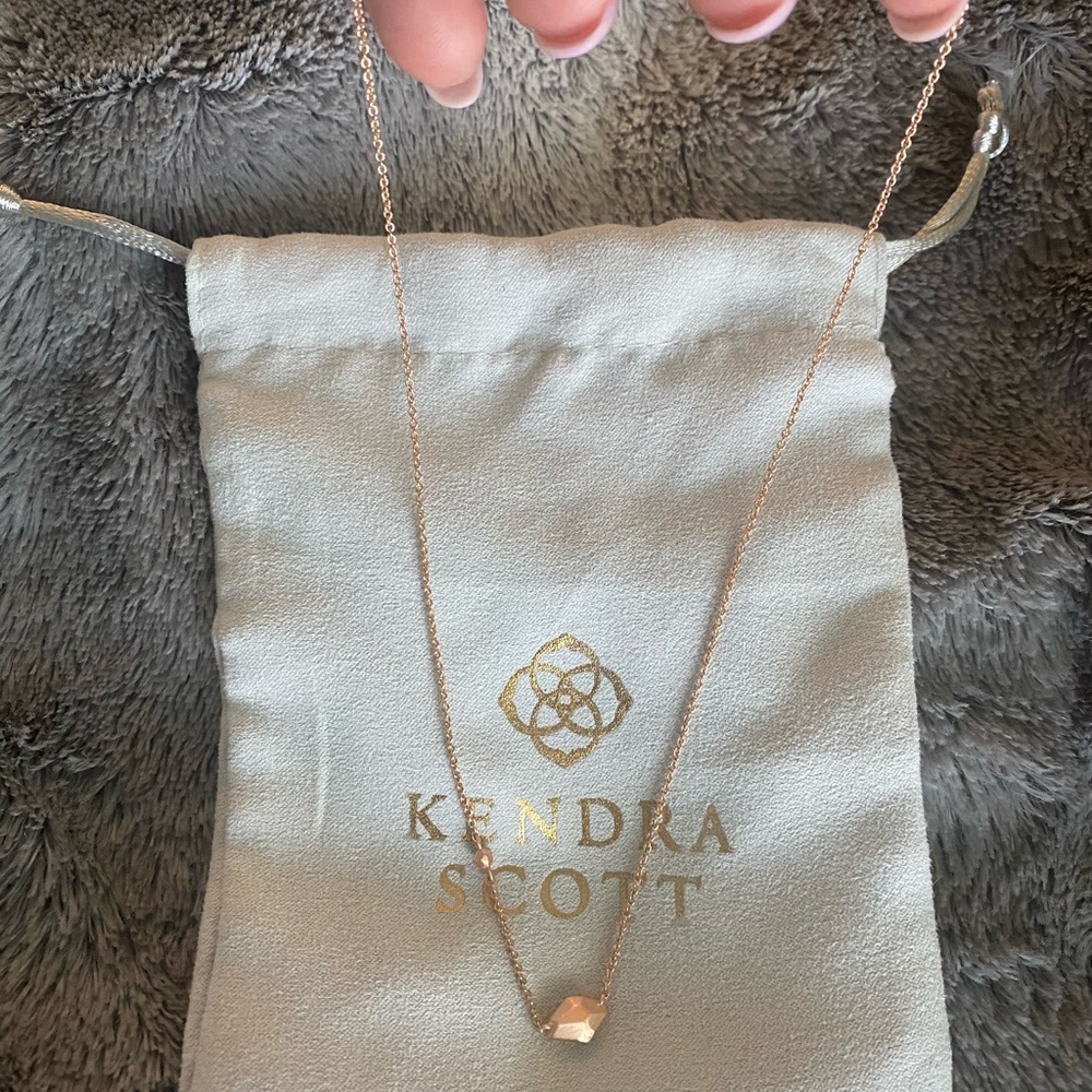 Kendra Scott Rose Gold Laureen Necklace